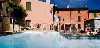Corte Uccellanda Relais & 4* Monzambano