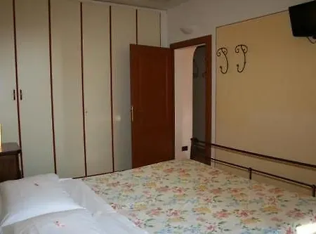 Lejlighedshotel Corte Uccellanda Relais & 4*