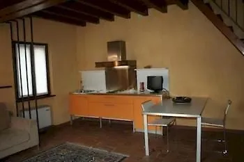 Corte Uccellanda Relais & Lejlighedshotel Monzambano