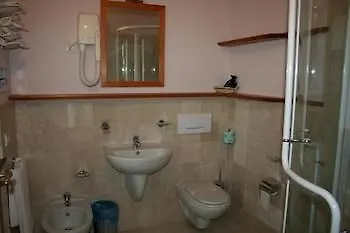 Corte Uccellanda Relais 3* Monzambano