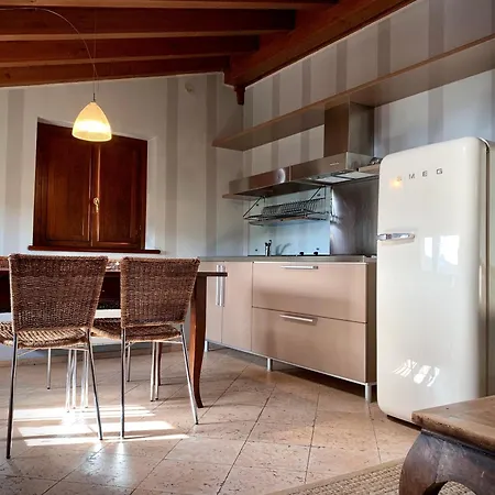 Corte Uccellanda Relais & מלון דירות מונזמבנו