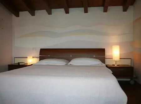 Corte Uccellanda Relais & 4* 蒙赞巴诺