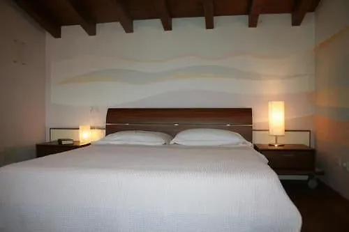 Corte Uccellanda Relais & 4* Monzambano